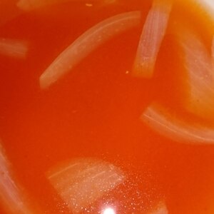 パスタ入りトマトスープ